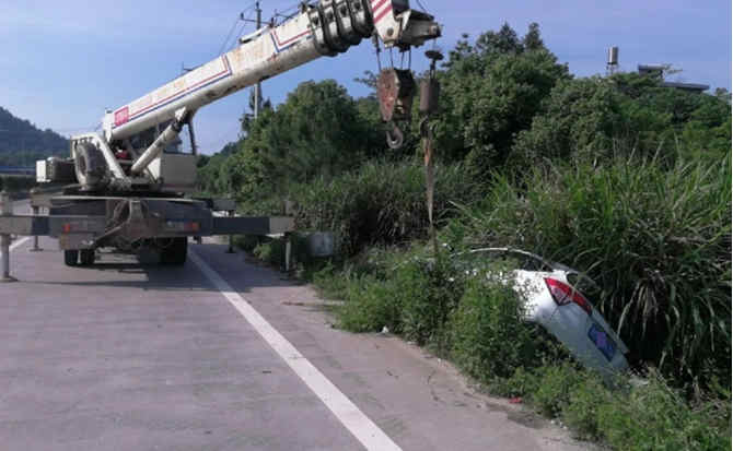 三元区重载吊车救援 三元区重载吊车救援
